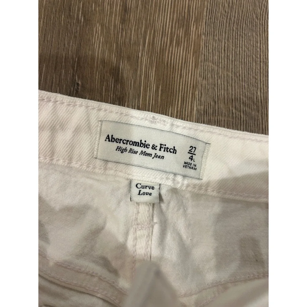 Abercrombie & Fitch Curve Love High Rise Mom Jeans White Distressed 27 4L Long‎
